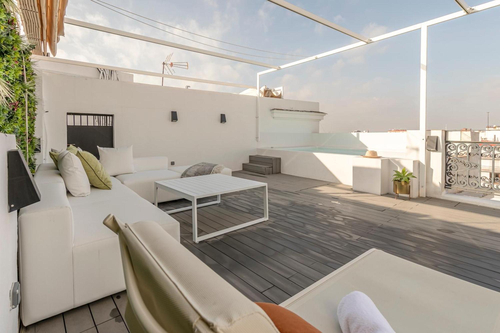 Isg Apartments Modern Atticpool At The Cathedralfree Parking 塞维利亚 外观 照片