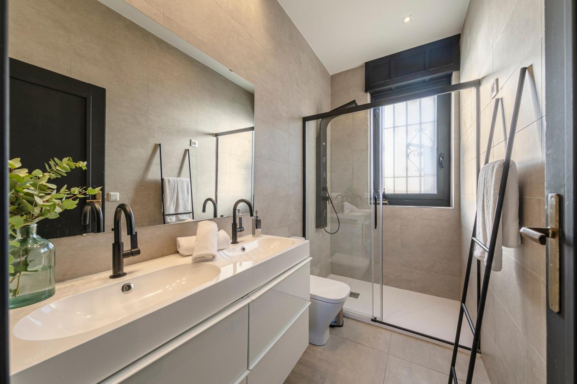 Isg Apartments Modern Atticpool At The Cathedralfree Parking 塞维利亚 外观 照片