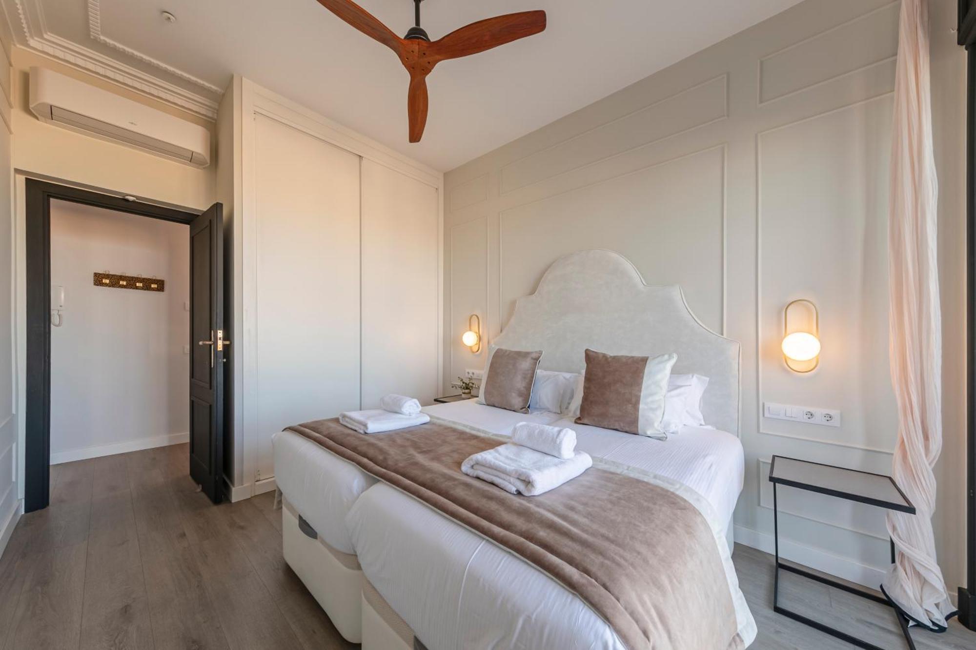 Isg Apartments Modern Atticpool At The Cathedralfree Parking 塞维利亚 外观 照片