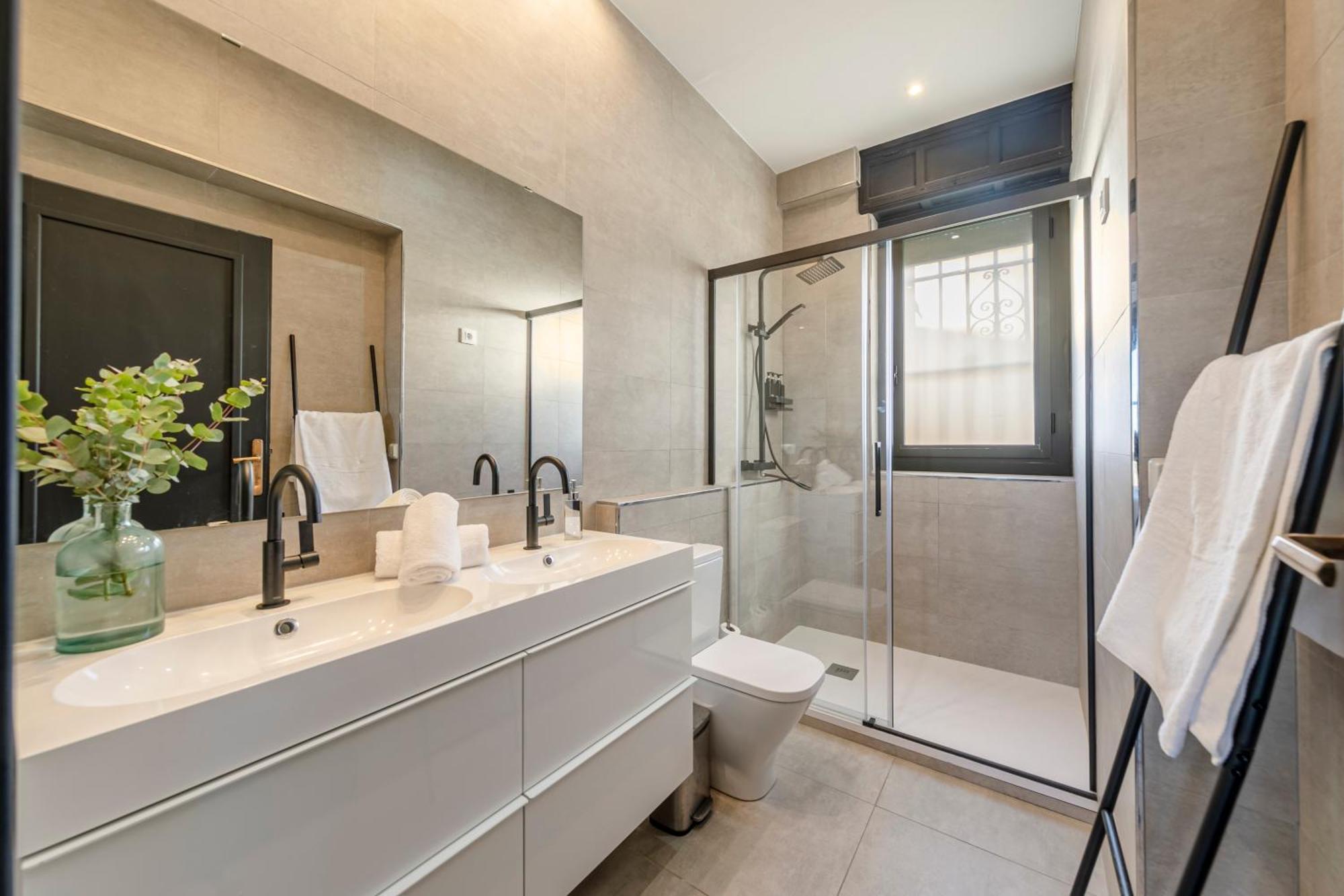 Isg Apartments Modern Atticpool At The Cathedralfree Parking 塞维利亚 外观 照片