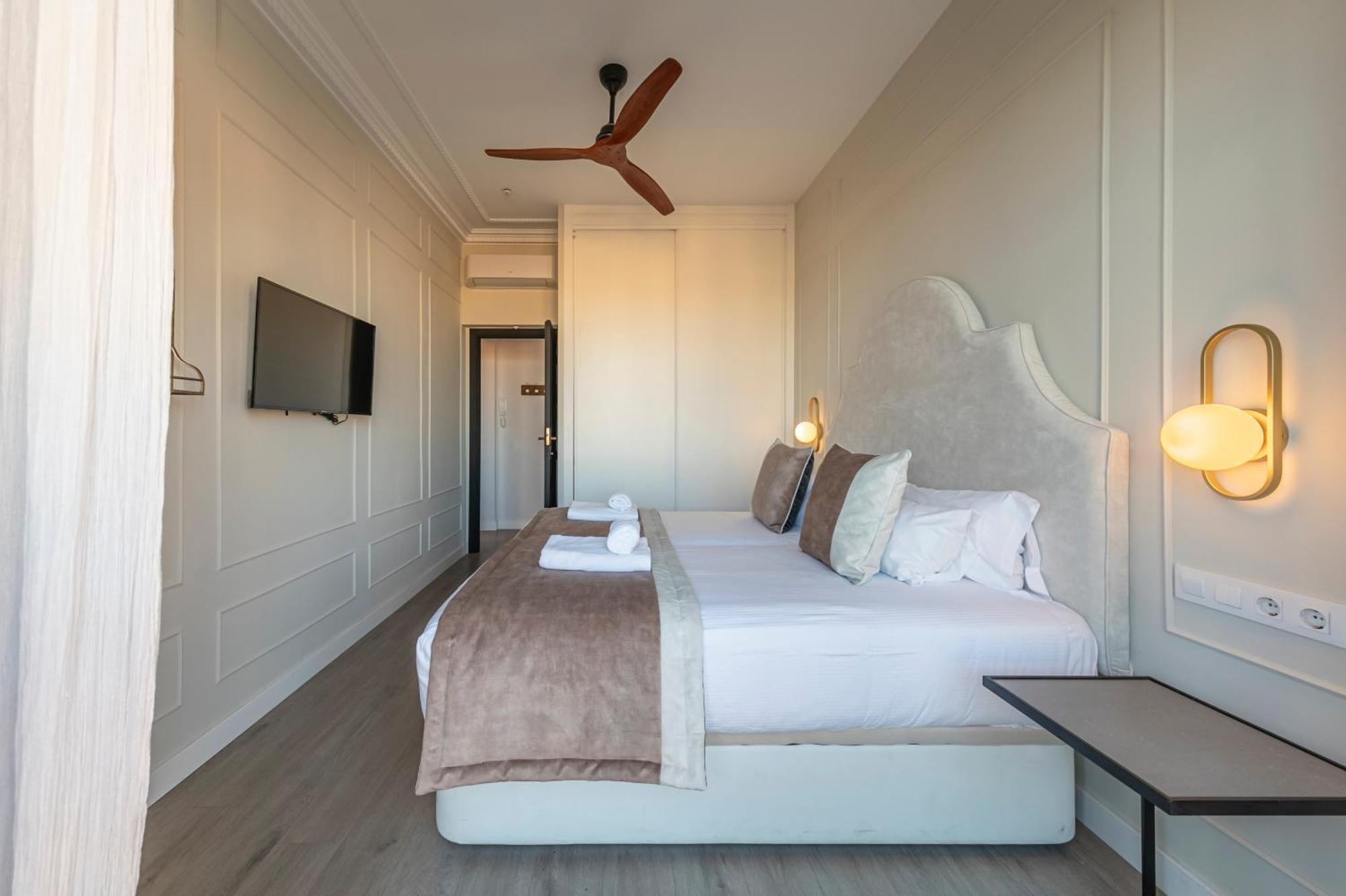 Isg Apartments Modern Atticpool At The Cathedralfree Parking 塞维利亚 外观 照片