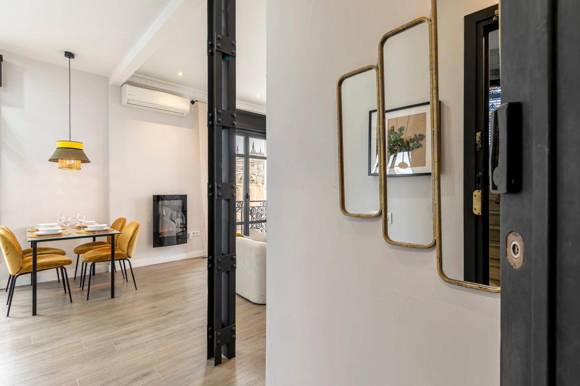 Isg Apartments Modern Atticpool At The Cathedralfree Parking 塞维利亚 外观 照片