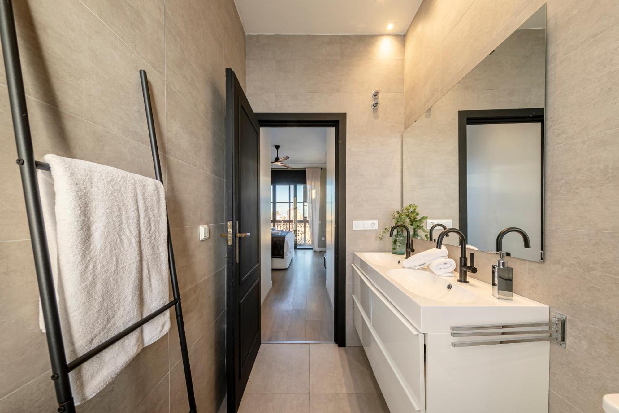 Isg Apartments Modern Atticpool At The Cathedralfree Parking 塞维利亚 外观 照片